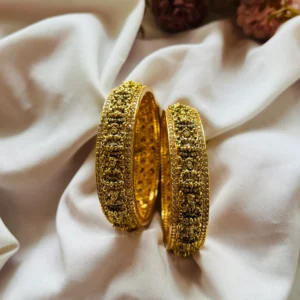 ANTIQUE BANGLE