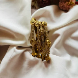 ELEPHANT BANGLE