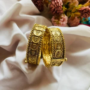 COIN BANGLE