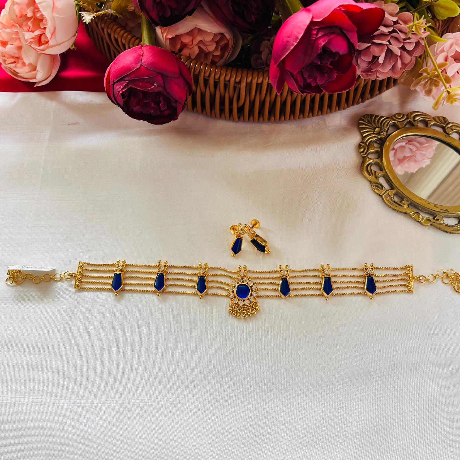 BLUE NAGAPADOM CHOKER